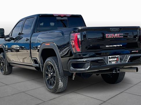 Used 2025 GMC Sierra 2500 AT4 w/ AT4 Premium Plus Package AWD/4WD image 12