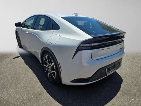Used 2023 Toyota Prius Prime FWD image 5