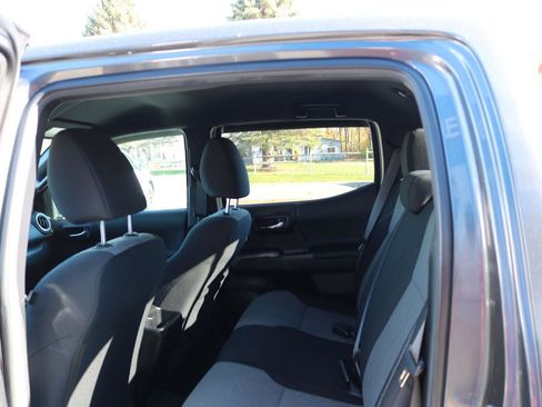 Used 2023 Toyota Tacoma TRD Sport image 16