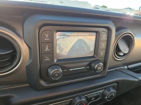 Used 2021 Jeep Wrangler Sport image 18