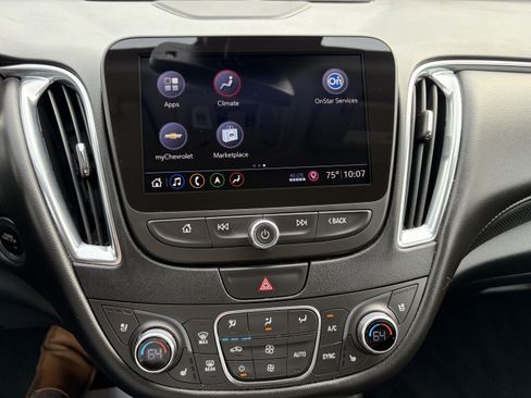 Used 2019 Chevrolet Malibu Premier w/ Sun and Wheel Package FWD image 25