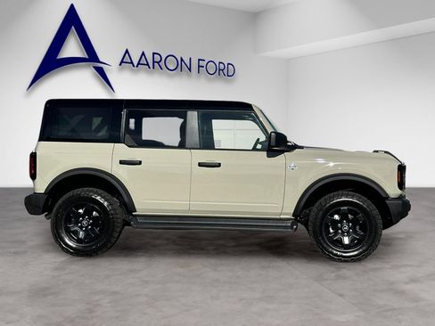New 2025 Ford Bronco Outer Banks w/ Black Appearance Package image 6
