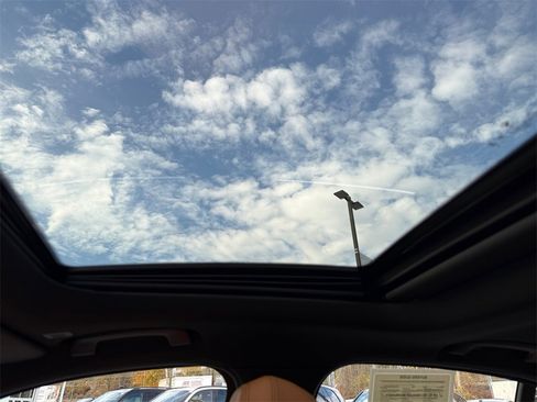 Certified 2024 BMW 330i xDrive Sedan w/ Premium Package image 33