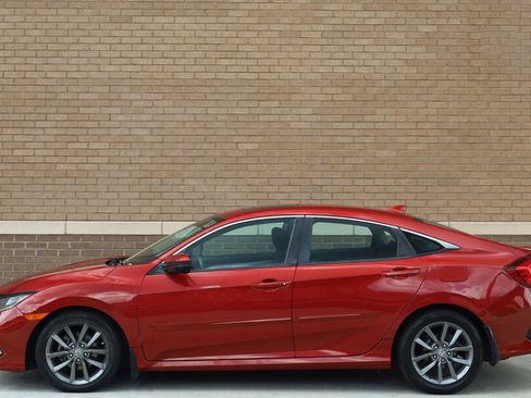 Used 2019 Honda Civic EX image 2