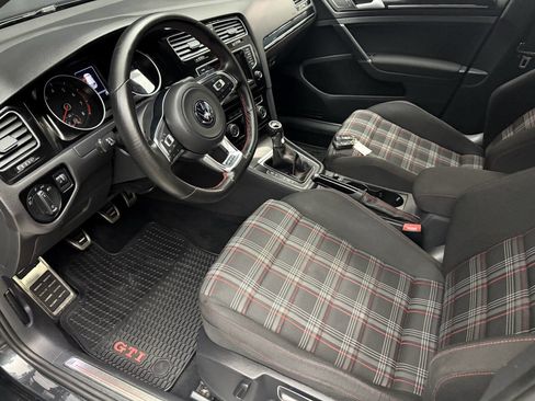 Used 2015 Volkswagen GTI S image 17