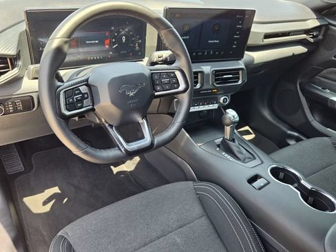 Used 2025 Ford Mustang Coupe RWD image 21