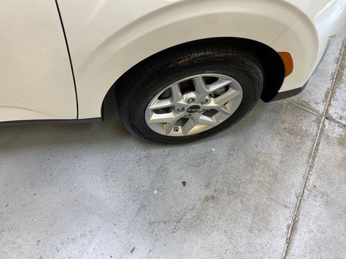 Used 2025 Kia Soul FWD image 14