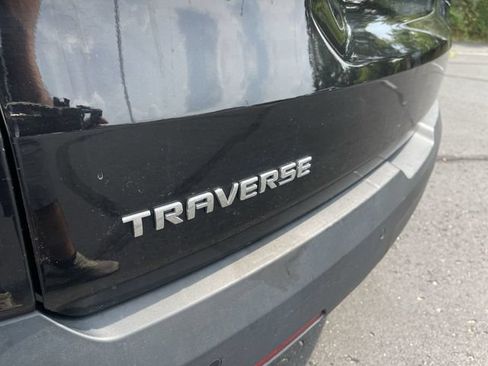 Used 2022 Chevrolet Traverse LT FWD image 31