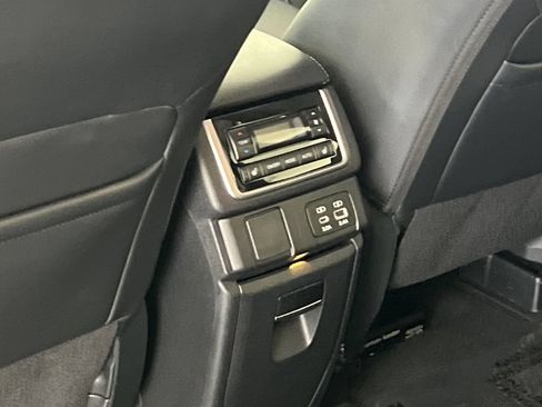 Used 2024 Subaru Ascent Limited w/ Technology Package AWD/4WD image 43