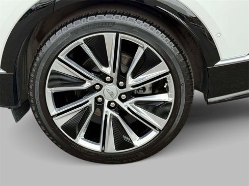 Certified 2024 Cadillac Lyriq Luxury w/ Nappa Leather Package image 13