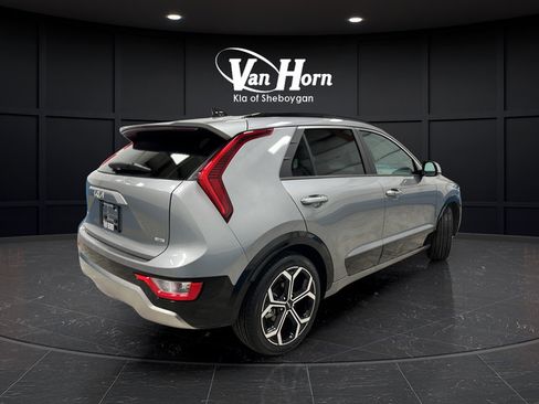 Used 2024 Kia Niro EX Touring FWD image 7