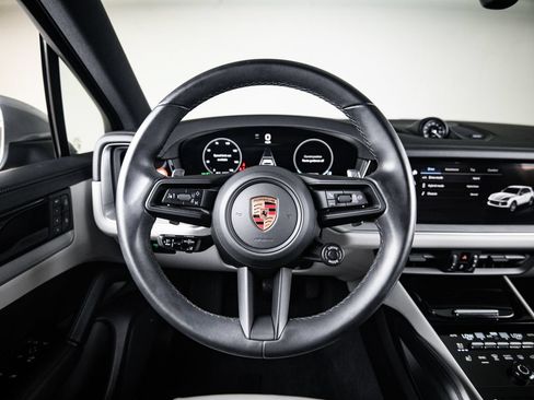 Certified 2025 Porsche Cayenne E-Hybrid AWD/4WD image 26