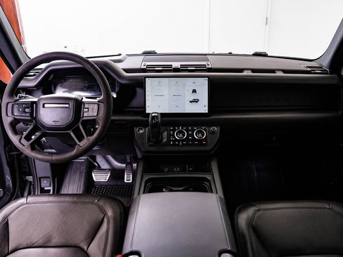 Used 2023 Land Rover Defender 90 V8 image 32