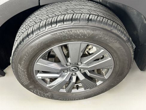 Used 2024 Nissan Pathfinder SV image 11