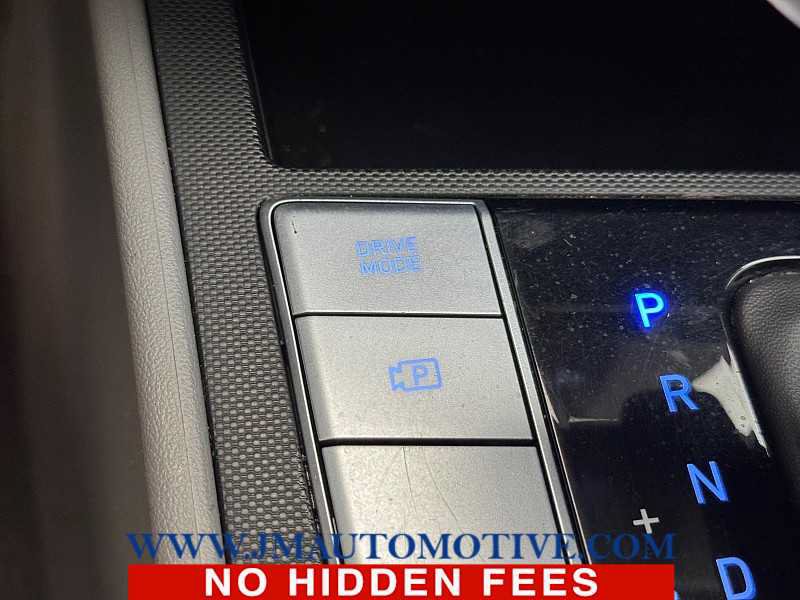 Used 2024 Hyundai Elantra SEL FWD image 30