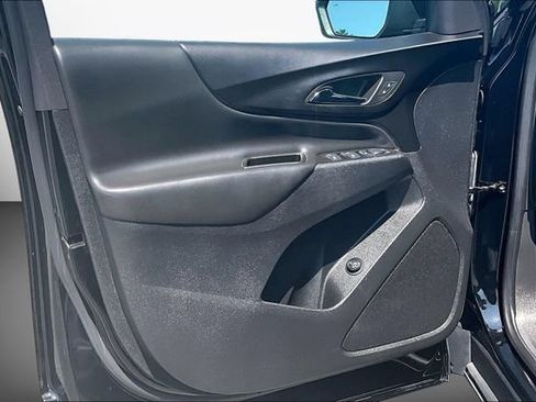 Used 2024 Chevrolet Equinox LT AWD/4WD image 16
