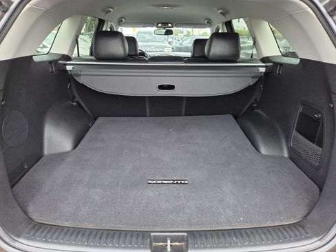 Used 2017 Kia Sorento EX image 11