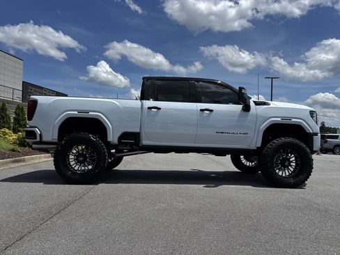 Used 2026 GMC Sierra 2500 Denali Ultimate w/ Max Trailering Package AWD/4WD image 11