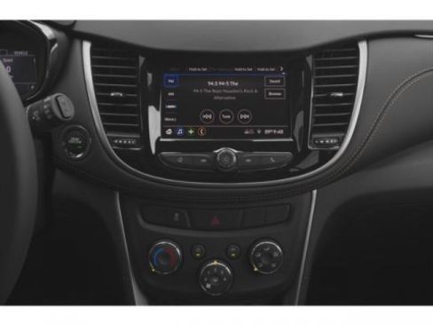 Used 2020 Chevrolet Trax LT FWD image 13
