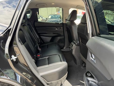 Certified 2025 Nissan Murano SV FWD image 19