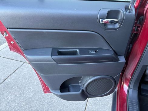 Used 2016 Jeep Patriot Latitude image 13