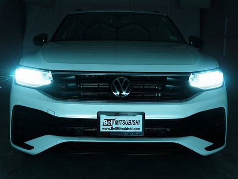 Used 2024 Volkswagen Tiguan SE R-Line image 46