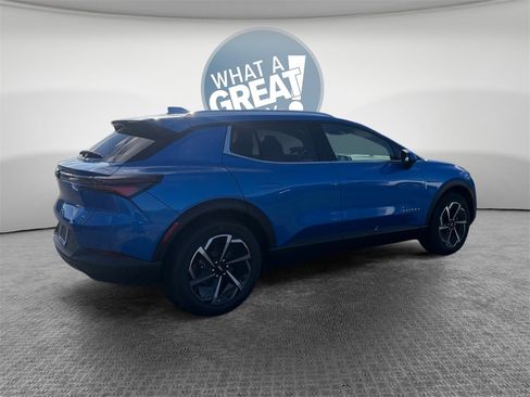 New 2026 Chevrolet Equinox EV LT image 3