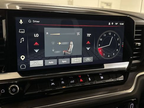 Used 2025 GMC Sierra 1500 SLT AWD/4WD image 17