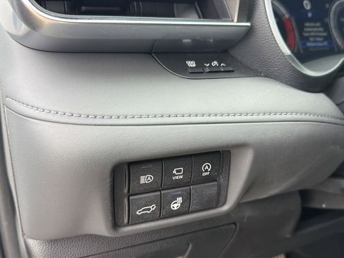 Certified 2024 Toyota Highlander Limited AWD/4WD image 23