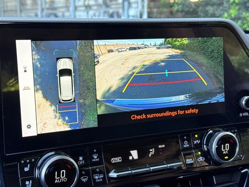 Used 2023 Toyota Highlander Platinum FWD image 20