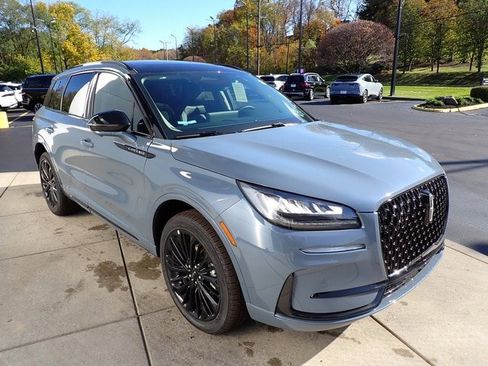 New 2026 Lincoln Corsair Premiere image 8