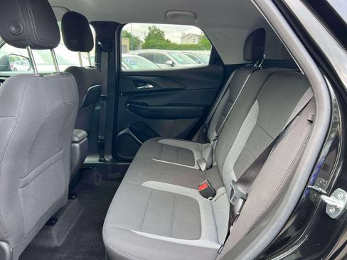 Used 2023 Chevrolet TrailBlazer LT FWD image 12