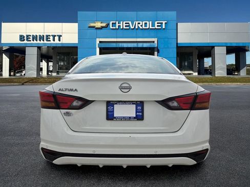 Used 2025 Nissan Altima 2.5 SV FWD image 5