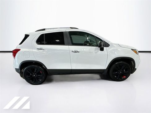 Used 2019 Chevrolet Trax LT w/ Redline Edition image 4