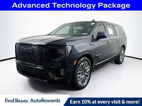 Used 2023 GMC Yukon XL Denali Ultimate AWD/4WD image 3