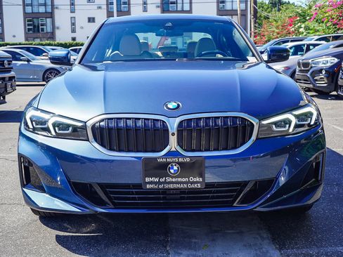 Used 2026 BMW 330i Sedan w/ Premium Package RWD image 2