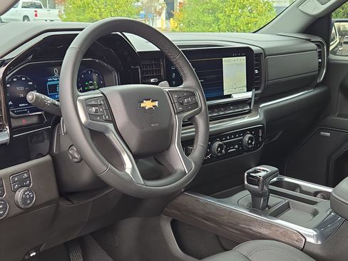 Used 2023 Chevrolet Silverado 1500 LTZ image 16