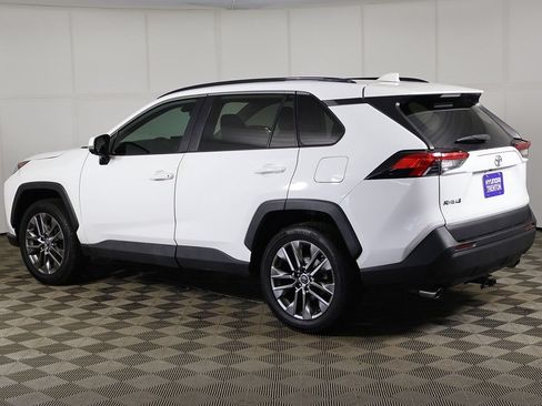 Used 2020 Toyota RAV4 XLE Premium FWD image 8