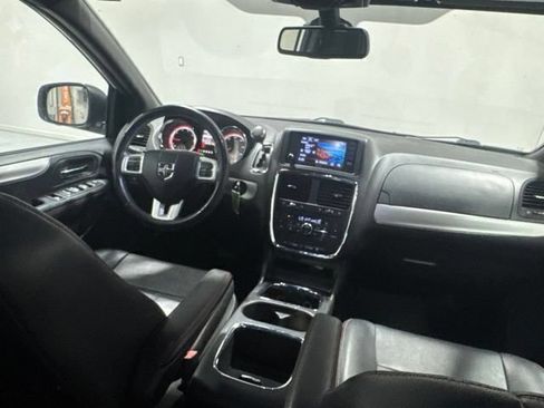 Used 2019 Dodge Grand Caravan GT FWD image 23