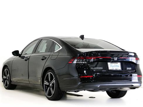 Used 2025 Honda Accord Sport image 9