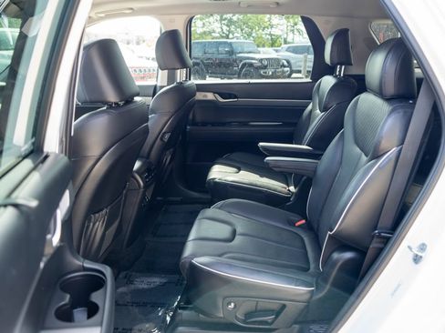 Used 2024 Hyundai Palisade SEL w/ Premium Package AWD/4WD image 14