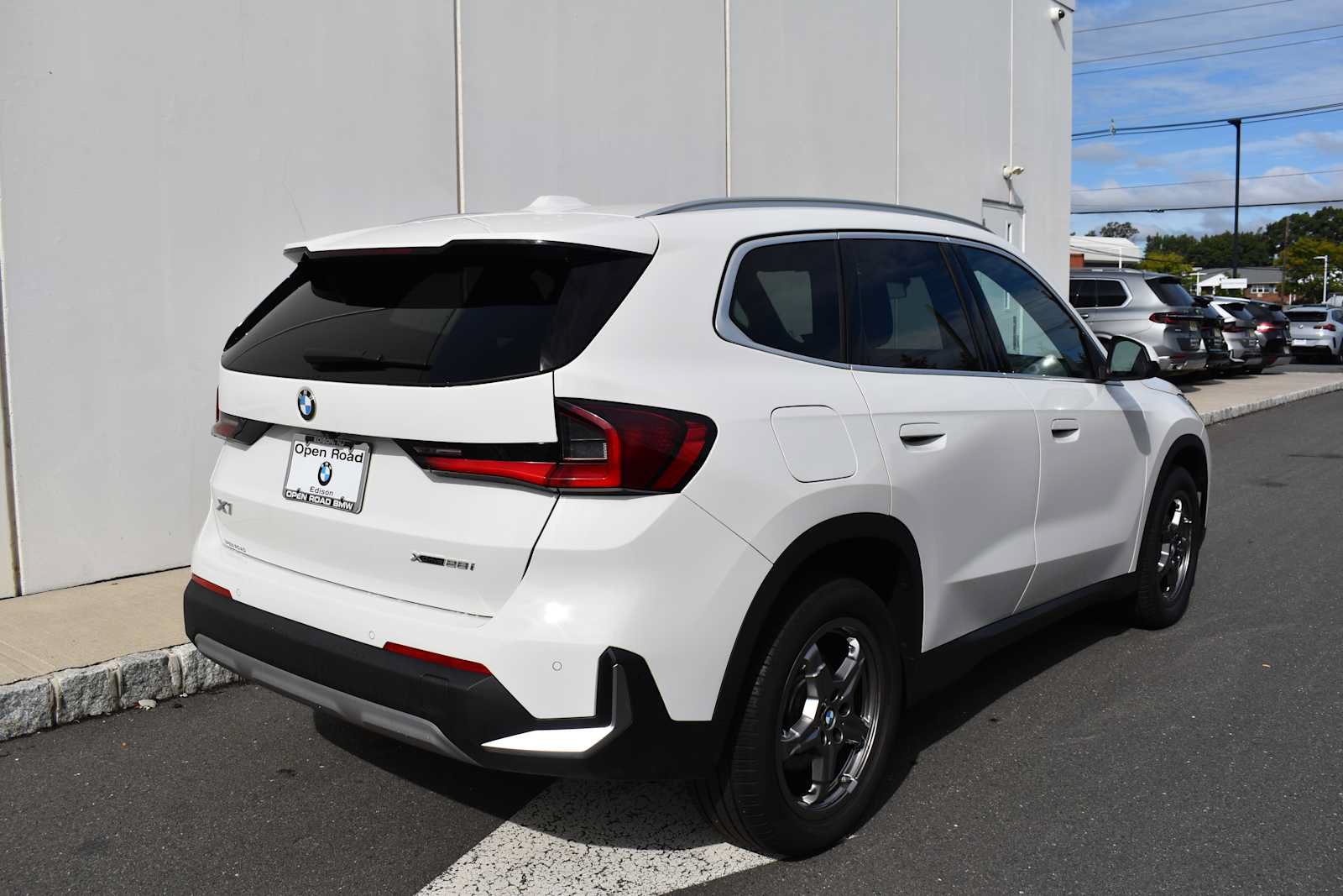 Used 2023 BMW X1 xDrive28i w/ Convenience Package AWD/4WD image 5