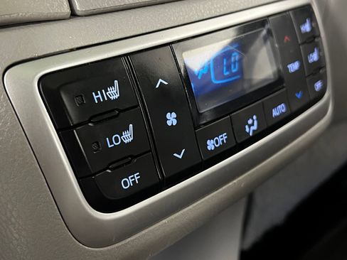 Used 2018 Toyota Highlander Limited Platinum AWD/4WD image 25