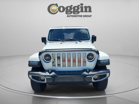 Used 2018 Jeep Wrangler Unlimited Sahara AWD/4WD image 8