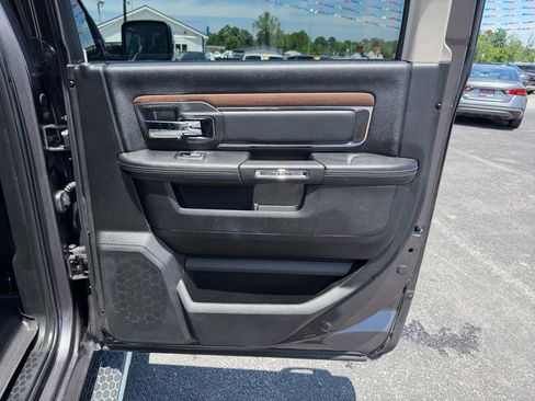 Used 2017 RAM 1500 Laramie w/ Convenience Group AWD/4WD image 19
