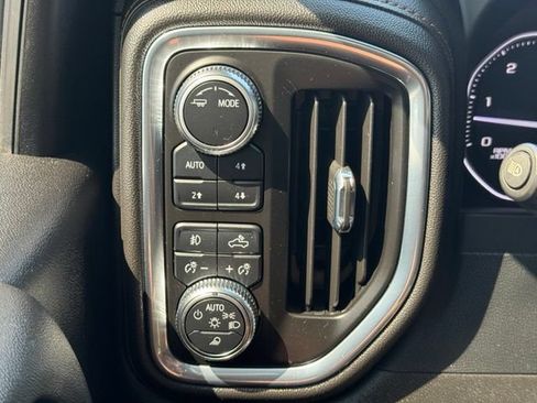 Used 2022 GMC Sierra 3500 AT4 w/ AT4 Preferred Package AWD/4WD image 31