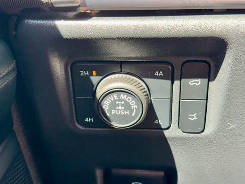 Used 2025 Ford Expedition Tremor AWD/4WD image 27