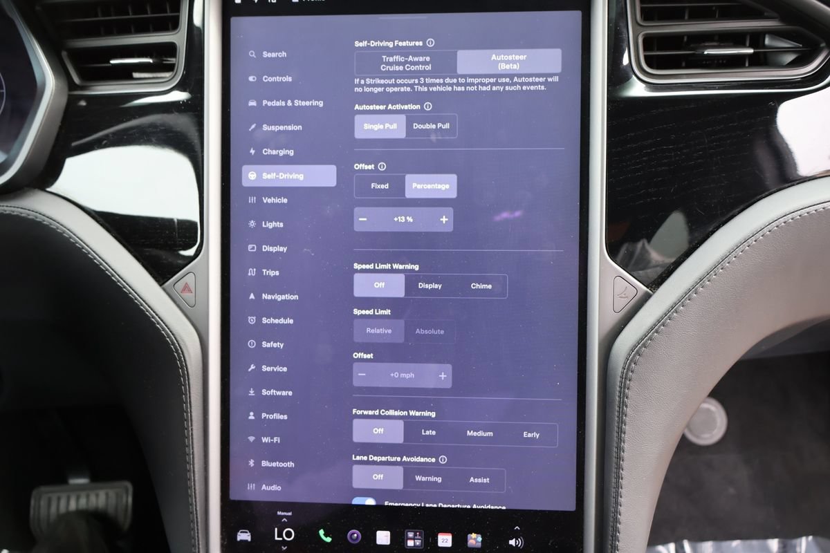 Used 2018 Tesla Model X 75D AWD/4WD image 19
