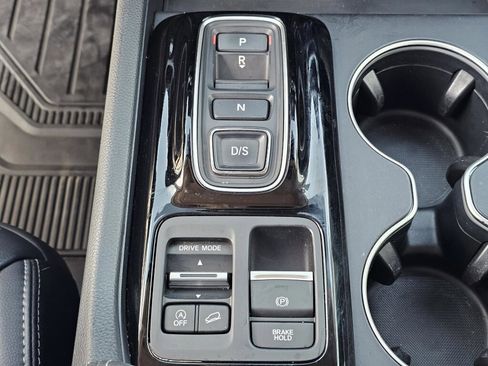 Certified 2024 Honda Pilot Touring image 31