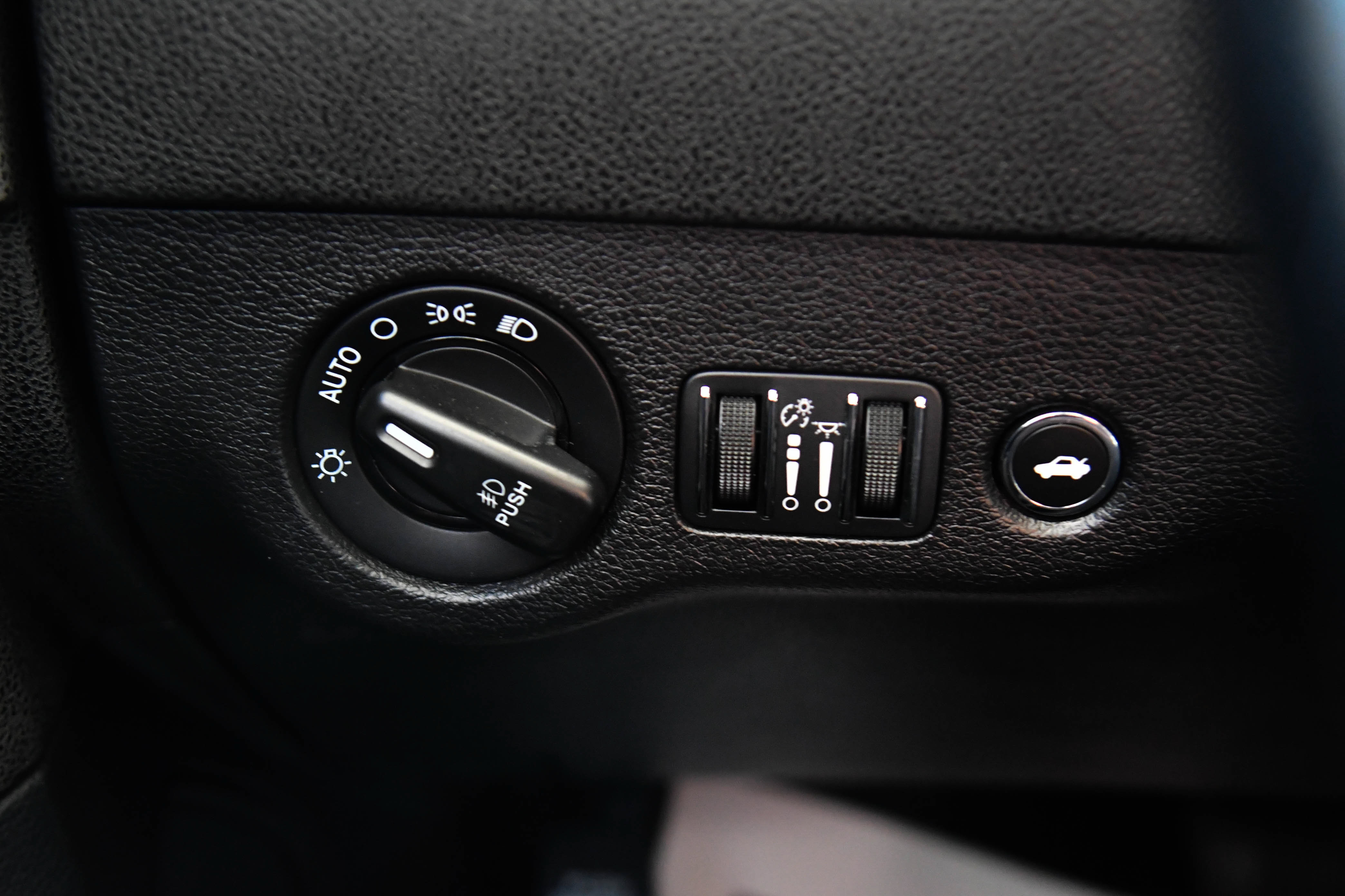 Used 2020 Dodge Charger R/T RWD image 31